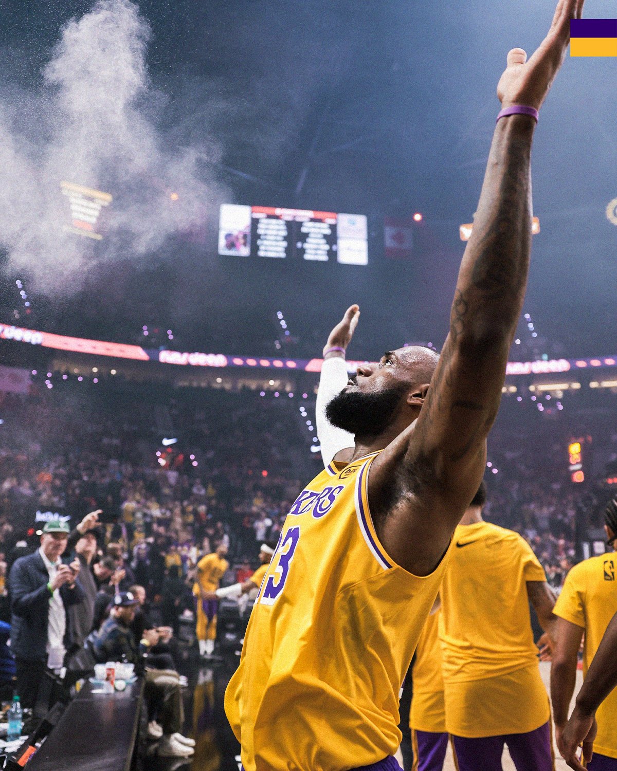 NGSPORTS-詹姆斯回归赛场，精彩发挥首场状态亮眼，老鹰观众沸腾！的简单介绍